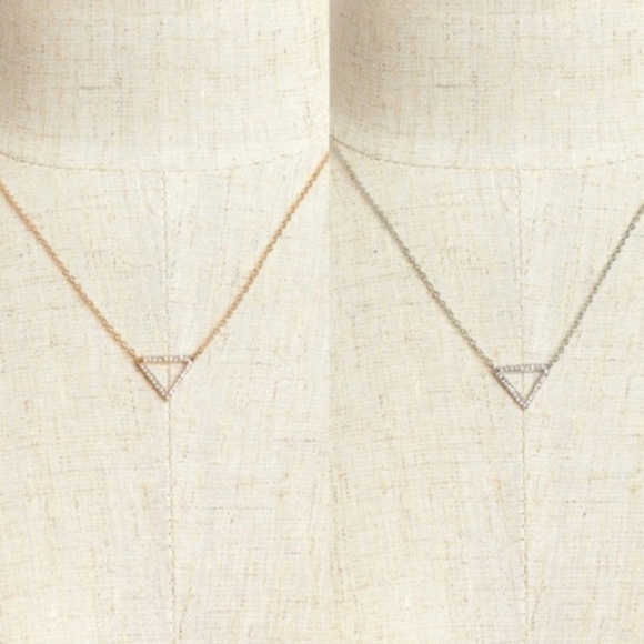 Dainty necklace SILVER OR GOLD AVAILABLE - Picture 2 of 4